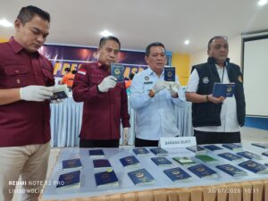Imigrasi Baubau Deportasi 31 WNA Vietnam, Diduga Langgar Aturan Kunjungan Tanpa Tujuan Jelas