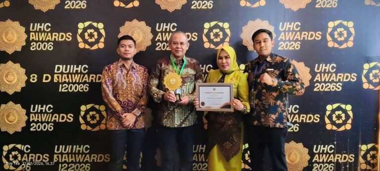 Capaian UHC 85 Persen, Walikota Baubau H Yusran Fahim Digganjar Penghargaan Nasional UHC Award 2026 Kategori Madya