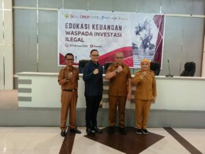 Marak Investasi Bodong, OJK Ungkap 25 Ribu Warga Baubau Terlibat Investasi Illegal AMG, Kerugian Berpotensi Capai Rp 125 Miliar 2 Marak Investasi Bodong, OJK Ungkap 25 Ribu Warga Baubau Terlibat Investasi Illegal AMG, Kerugian Berpotensi Capai Rp 125 Miliar