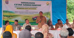 Bupati Butur Afirudin Luncurkan Cetak Sawah Rakyat, Tiga Hand Tractor Dibagikan