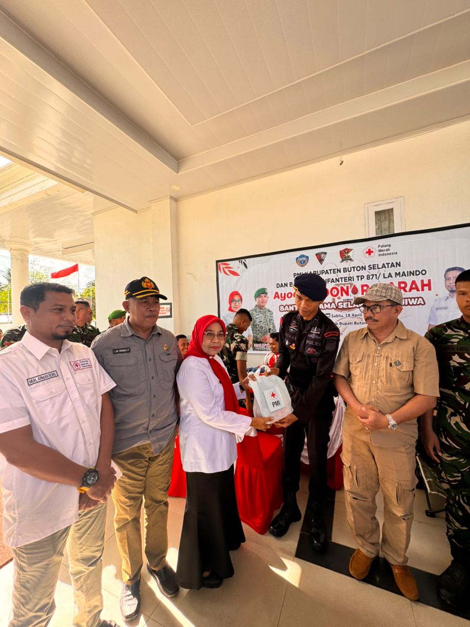 Dinakodai Hj Norma Adios, PMI Buton Selatan Libatkan TNI, Polri, dan Warga Gelar Donor Darah Massal, 83 Kantong Darah Berhasil Dikumpulkan