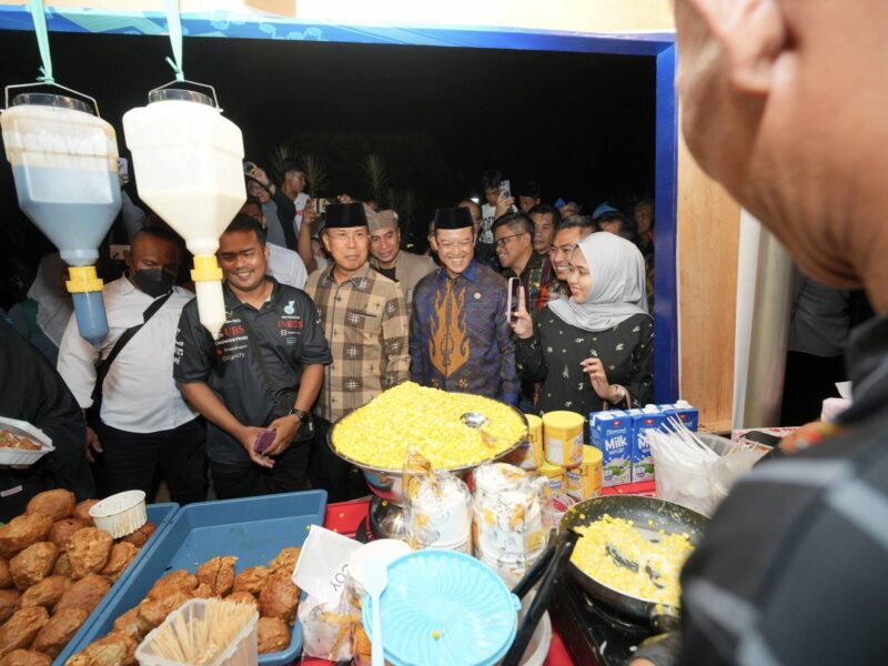 Gubernur Sultra ASR Resmikan 100 Stand UMKM pada HUT ke-62 di Kawasan MTQ Kendari, Targetkan Daya Saing Naik