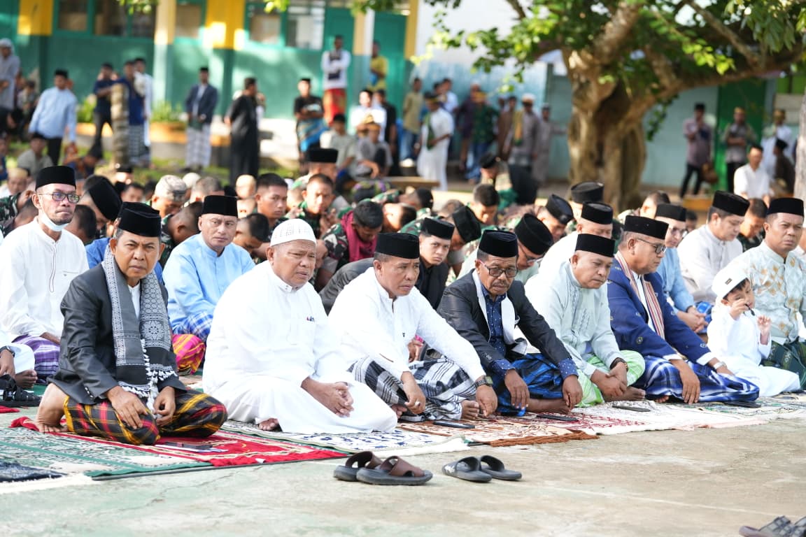 Bupati Buton Selatan H Muh Adios Sholat Idul Adha 1447 H di Lapangan SMPN 1 Batauga Ajak Warga Perkuat Ukhuwah