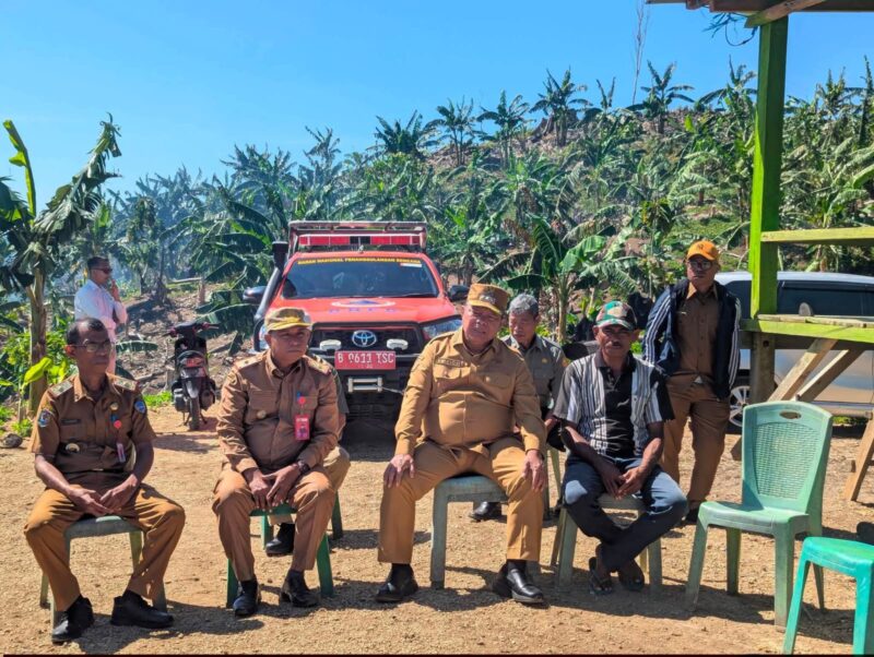 Bupati Buton Selatan H Muh Adios Tinjau Langsung Lahan Pertanian Warga di Desa Wawoangi, Petakan Potensi Lahan untuk Komoditas Bernilai Ekonomi