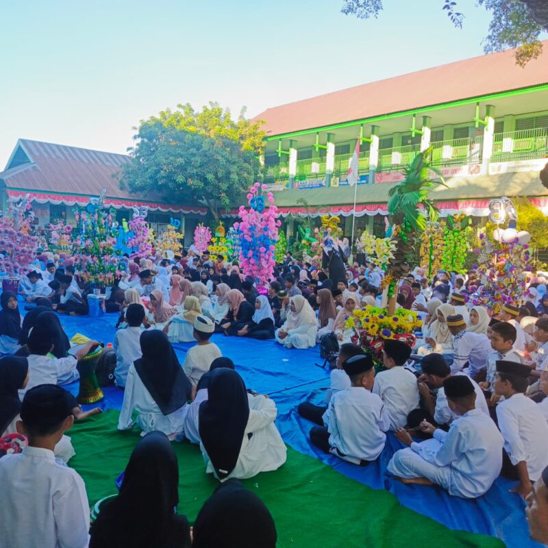500 Kali Salawat Menggema di MIN 1 Baubau pada Peringatan Maulid Nabi