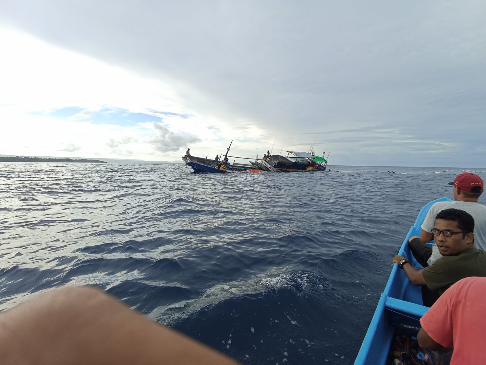 F01.1 Kapal Tenggelam di Laut Kamaru Kabupaten Buton.IST