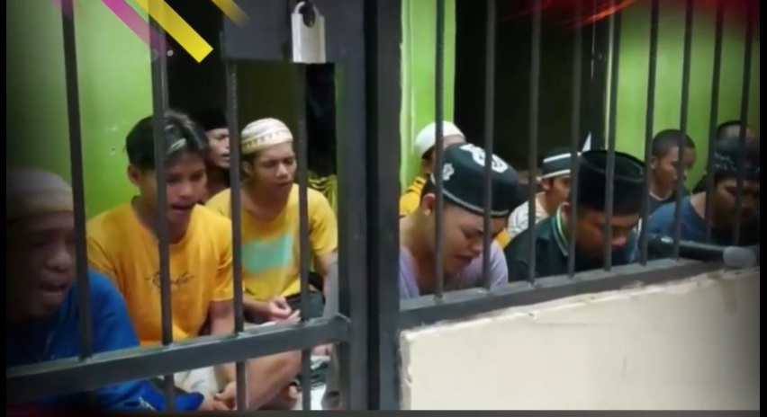 Polsek Wolio Lakukan Pembinaan Terhadap Tahanan dengan Melakukan Yasinan dan Dzikir Tiap Jumat 2 F04.4 Tahanan Polsek Wolio Baubau Lakukan Dzikir