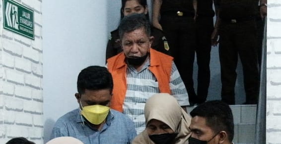 Jaksa Tetapkan Mantan Kadis Perindag Baubau dan Dua Kontraktor Wanita Tersangka Dugaan Korupsi Pasar Palabusa 2 Mantan kadisperindag Kota Baubau Inisial R