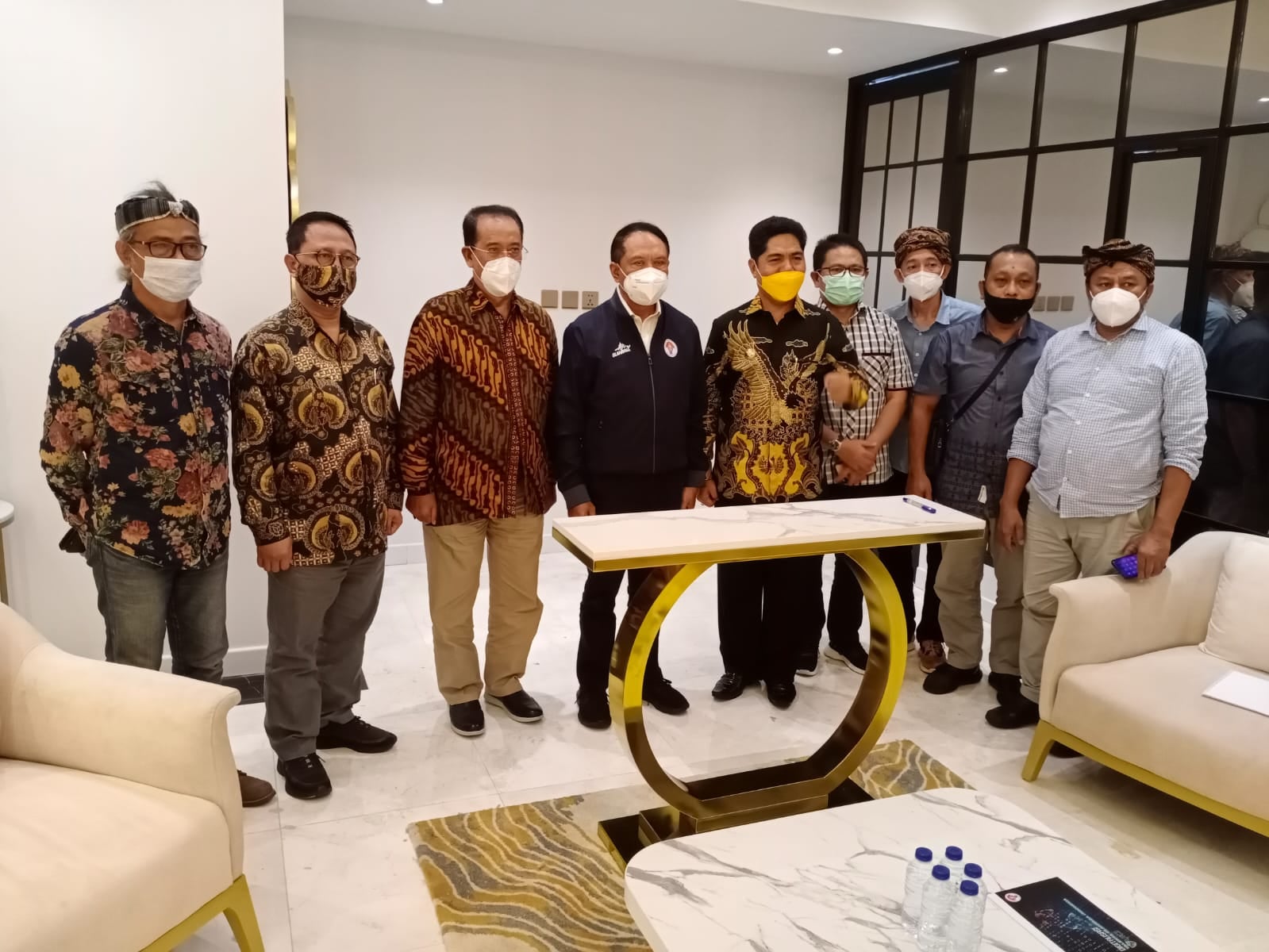 F02.2 Bupati Butpon La Bakri bertemu dengan Menpora di Jakarta