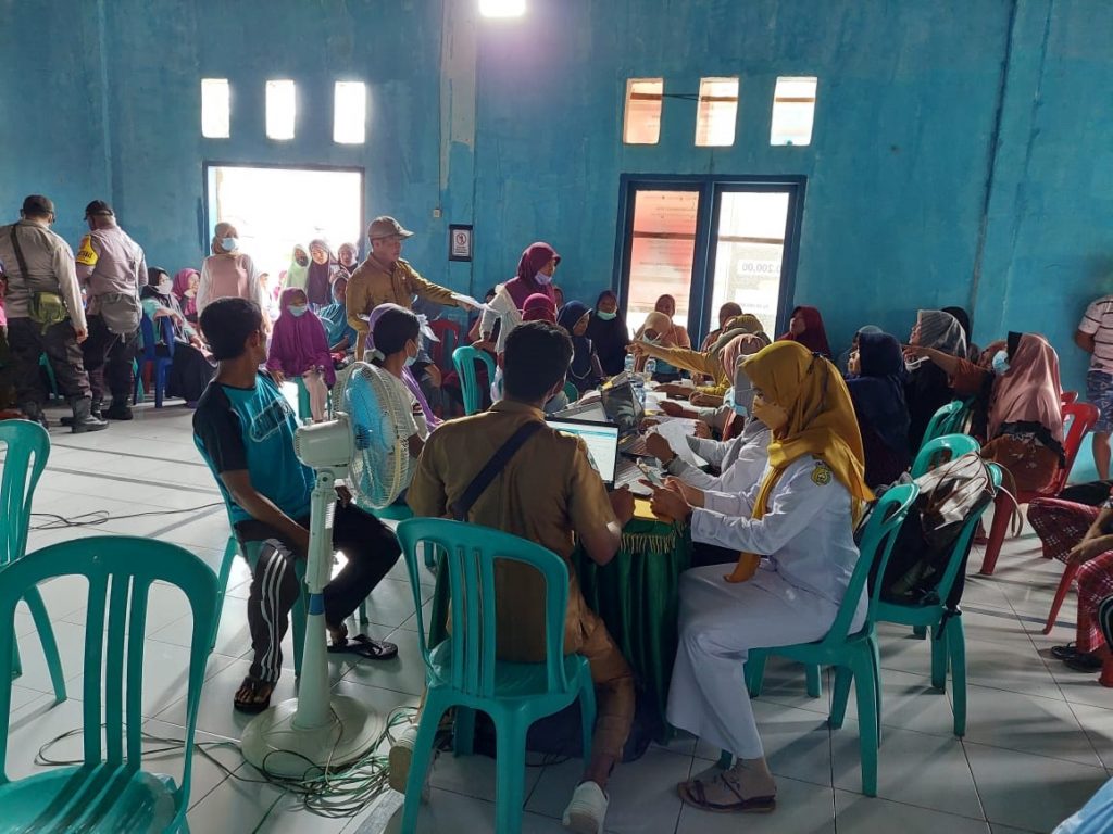 F02.3 Suasana vaksinasi covid 19 di Desa Lasalimu Kecamatan Laslimu Selatan Kabupaten Buton