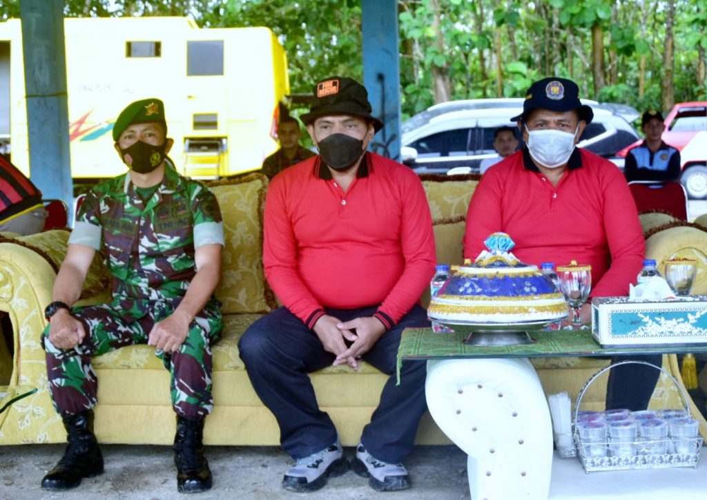 F04.3 Wakil Walikota Baubau kukuhkan kesatria Biru pasukan Damkar Kota Baubau