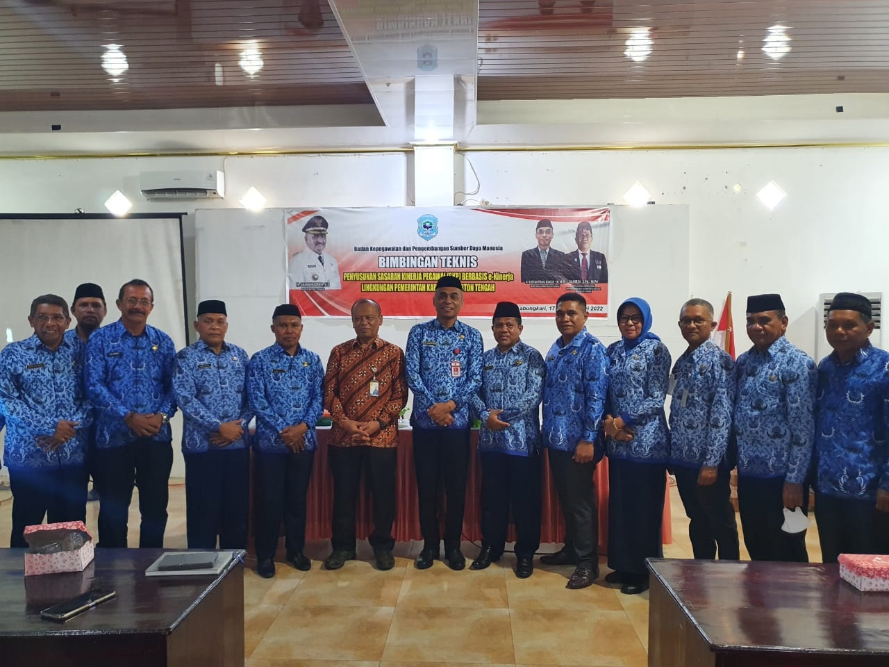 F01.4 BKPSDM Buteng saat menggelar Bimtek penyusunan SKP berbasis Elektronik