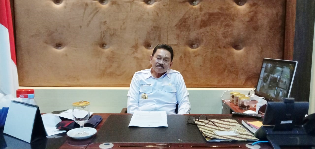 F01.6 Bupati Butur Ridwan Zakariah