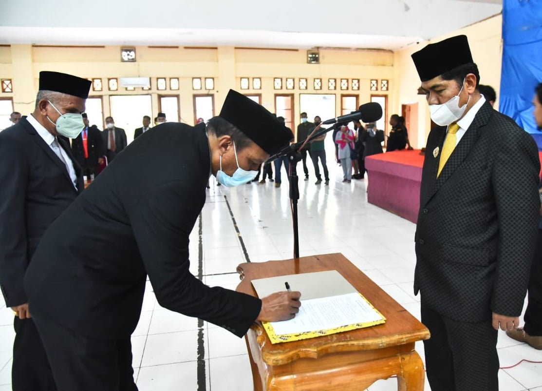 Bupati Buton La Bakry Melantik 268 Pejabat Lingkup Pemda Buton 1 F02.2 Bupati Buton La Bakry melantik pejabat diakhir tahun 2021 1
