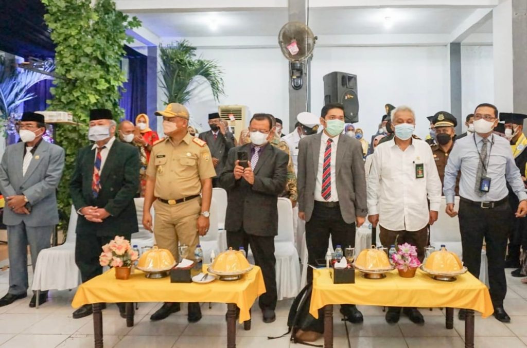 Sekda Baubau Apresiasi Unidayan Wajibkan Vaksin Bagi Wisudawan/Wisudawati 2 F04.2 1 1