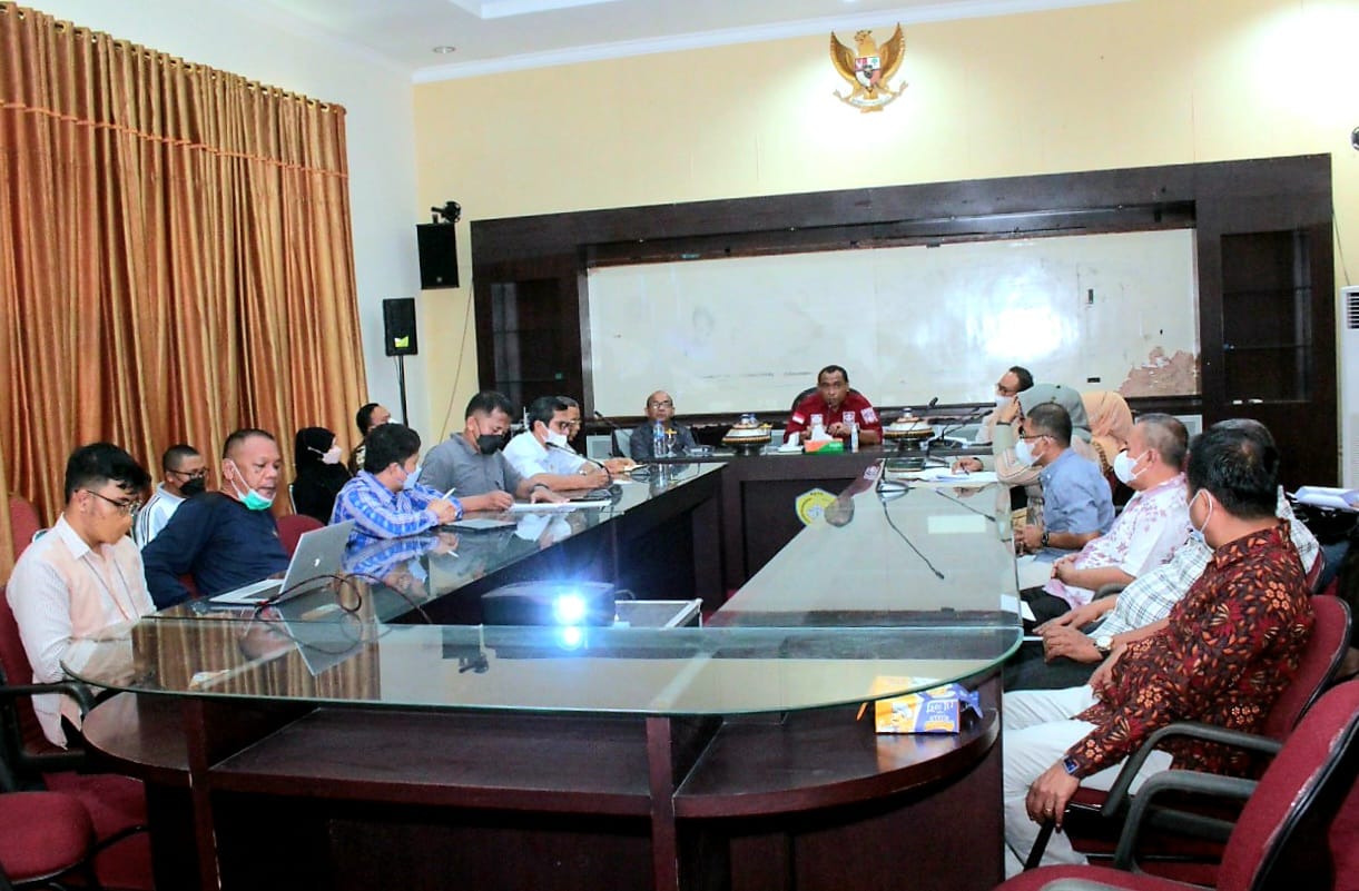 F04.3 Plt Waliota Baubau La Ode Ahmad Monianse memimpin langsungh rapat bersama kepala OPD Baubau
