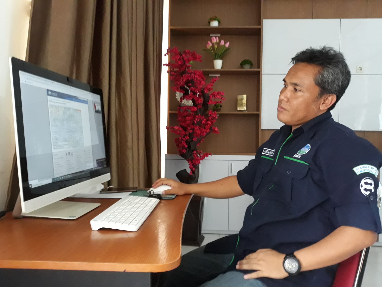 F01. Kepala Stasiun Meteorologi Baubau Hadi Setiawan