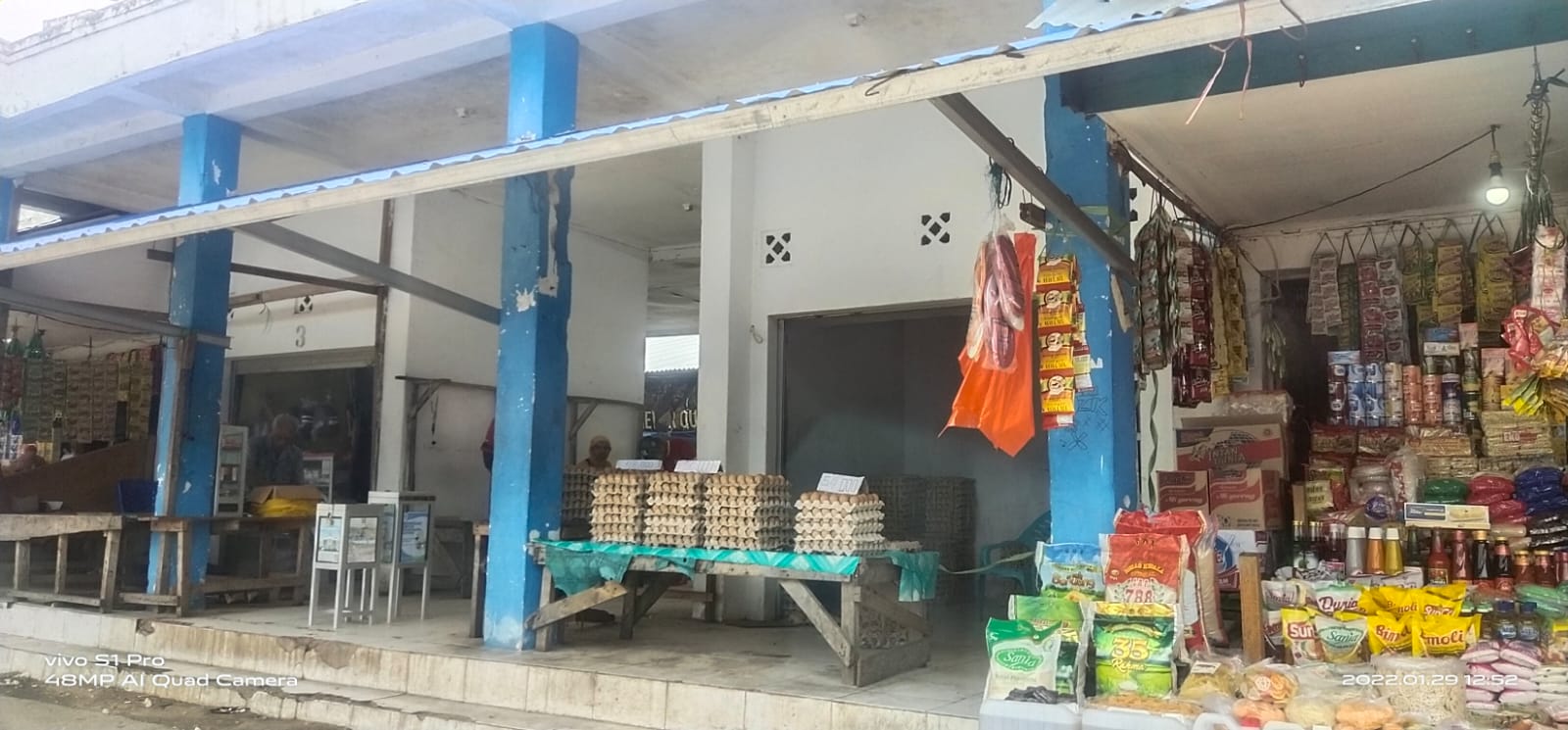 F04.2 Jual Telur di pasar Wam Kota Baubau