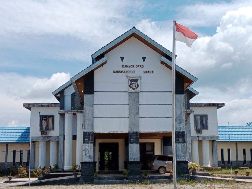 Hari Ini Pelantikan Ketua DPRD Butur Muh. Rukman Basri Menggantikan Diwan 2 F01.1 Rukman Butur