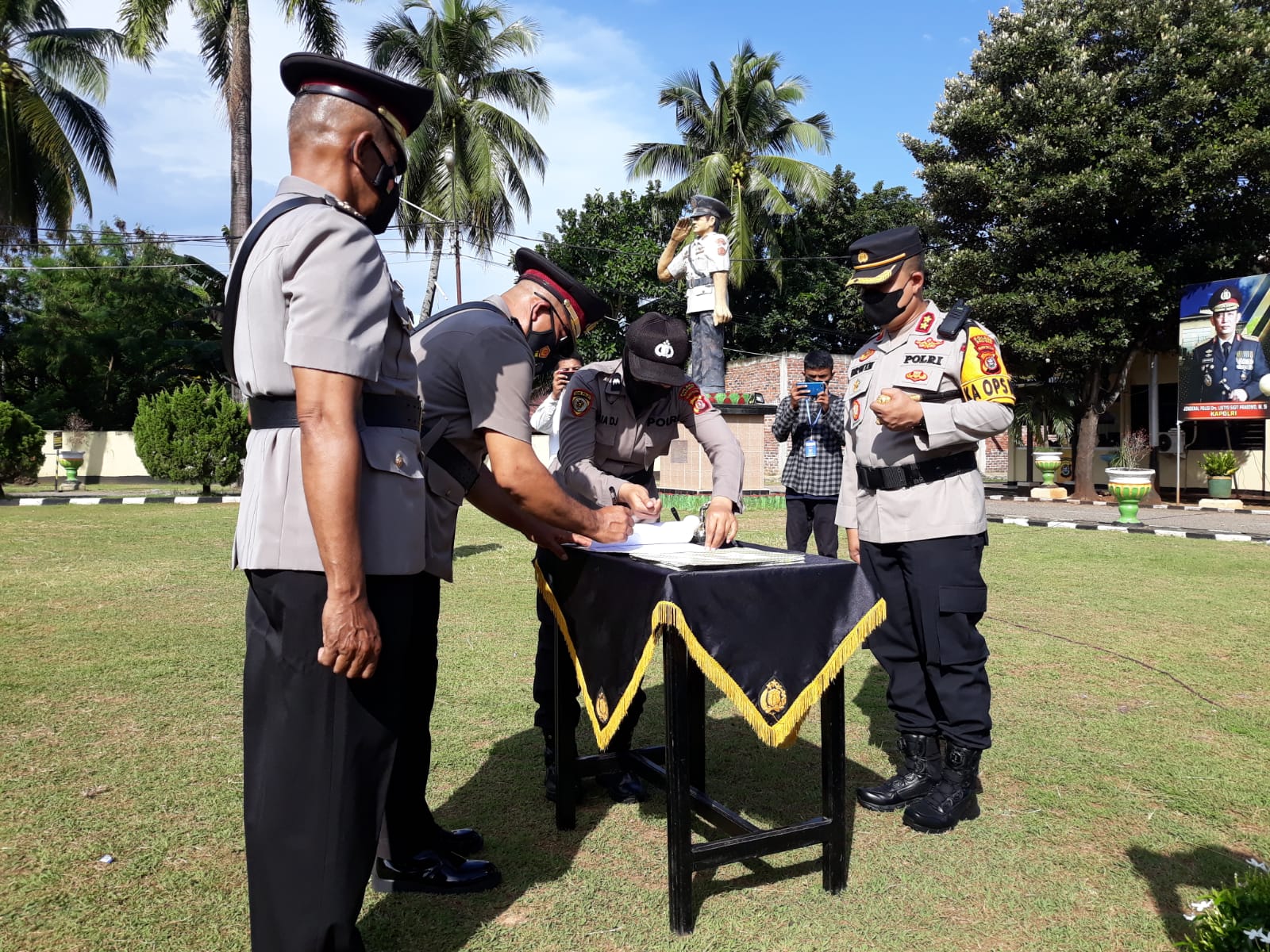 F01.3 Penandatanganan Sertijab oleh pejabat yang berganti