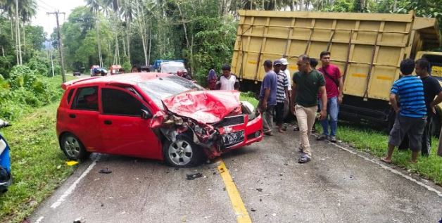 Tabrakan Truk dan Sedan Cevrolet di Kapontori-Buton, Warga Kendari Bernama Amir Asa Tewas 2 41
