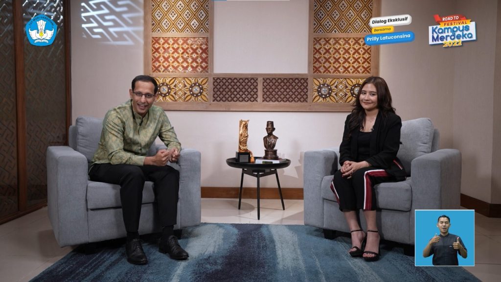 Dialog Bersama Mendikbud Anwar Makarim, Yuk, Simak Apa Kata Aktris Prilly Latuconsina Tentang Pentingnya Belajar 2 1
