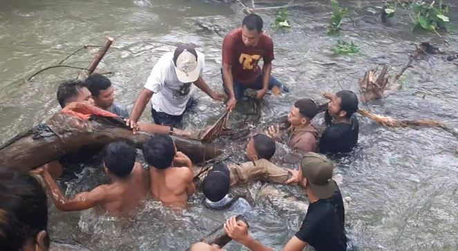 Warga Waramosio La Abu Yang Jatuh di Sungai Liabuku, Ditemukan Meninggal Oleh Tim SAR Gabungan 2 79
