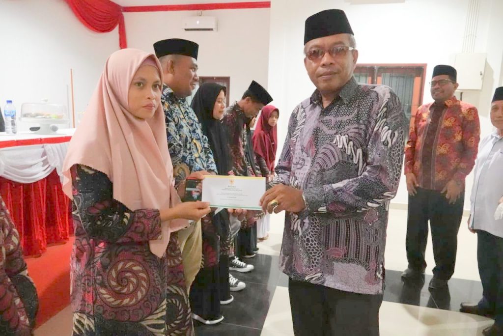 Implementasi dari Perwujudan Visi Busel BERADAT, Pemda Lepas 50 Kafilah Busel di MTQ XXIX Provinsi Sultra 2 F01.4 asli