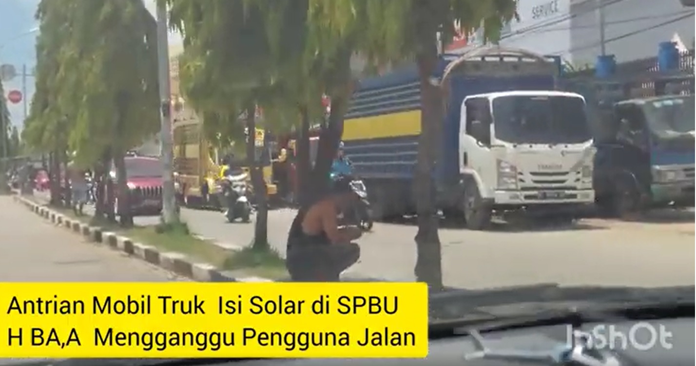 Mobil Truk Antri Isi Solar di SPBU Haji BAA Ganggu Pengguna Jalan di Baubau, Polisi Mohon Tertibkan 1 254