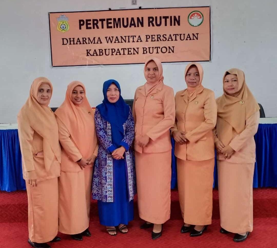 Penasehat DWP Buton Himbau Anggota DWP lebih aktif dan Kreatif 1 F04.4 1