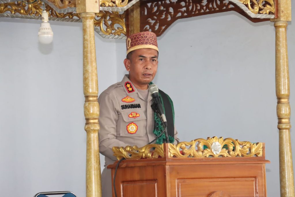 Plh Kapolres Baubau Imbau Warga Jaga Kamtibmas 2 F06.3 Plh Kapolres Baubau AKBP Suharman Sanusi SIK