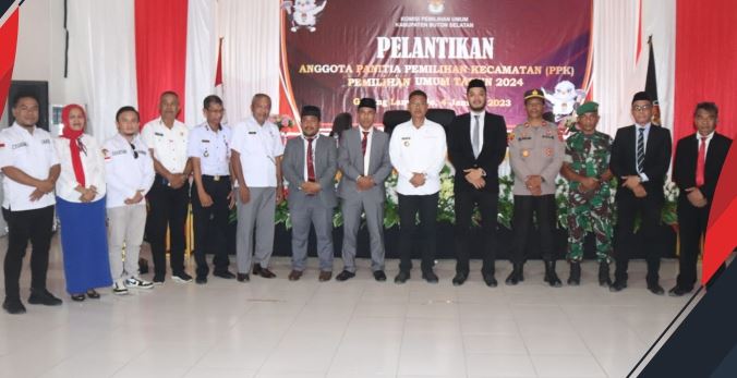 Hadiri Pelantikan PPK, Pj Bupati Busel La Ode Budiman Harap Anggota PPK Amanah dan Profesional dalam Penyelenggaraan Pemilu 2024 2 F02.1 Pj Bupati Buton Selatan La Ode Budiman menghadiri pelantikan PPK yang juga dilaksanakan serentak se Indonesia