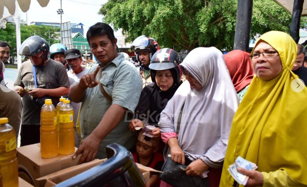 Warga Baubau Kecewa Stok Beras Medium dan Minyak Goreng yang Dijual Pada Operasi Pasar Murah Stoknya Sedikit 2 F01.1 5