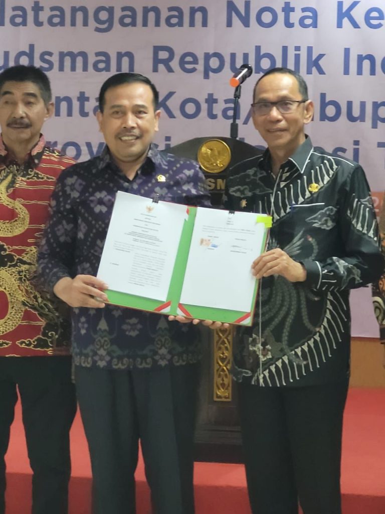 Pj Bupati Buton Basiran Tanda Tangan MOU dengan Ombusdman RI Tingkatkan Pelayanan Publik 2 F01.3 9
