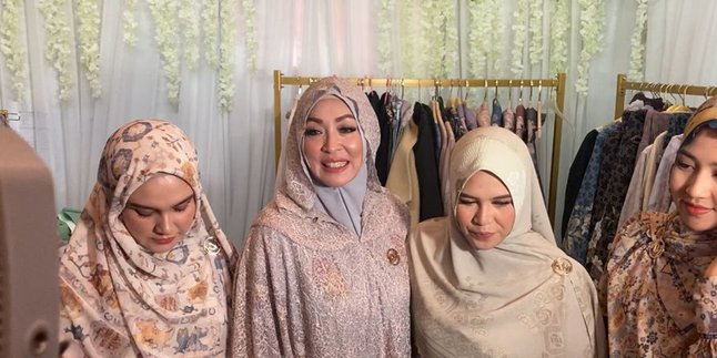 Jadi Model di Indonesia Fashion Week 2023, Angelina Sondakh Belum Mau Kembali ke Dunia Politik 2 F01.5 8