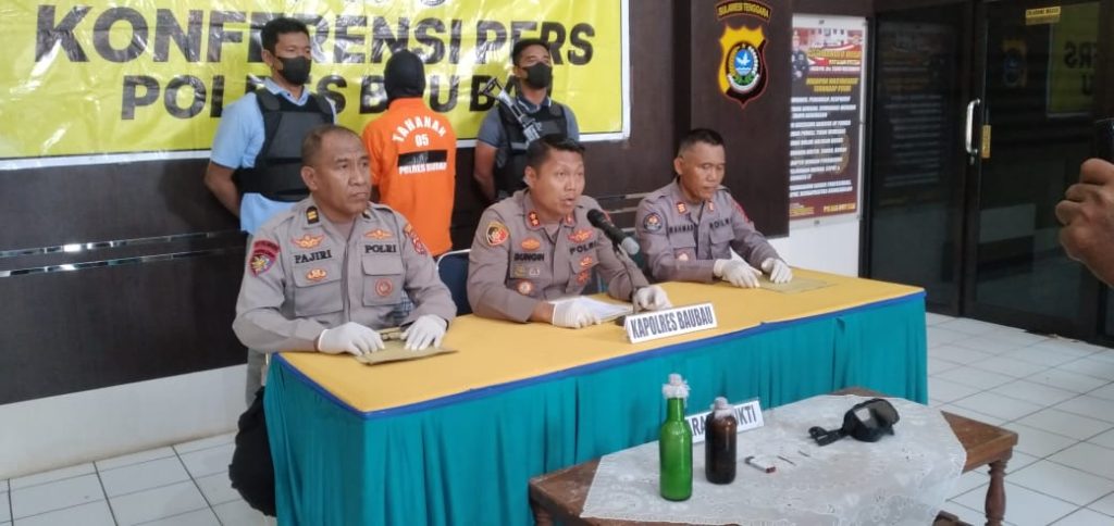Nelayan Buteng Tangkap Ikan Dengan Bom, Hukuman Mati Menantinya 2 F011. Kapolres Baubau AKBP Bungin Masokan Misalayuk SH SIK Msi ketika menggelar Konferensi Pers