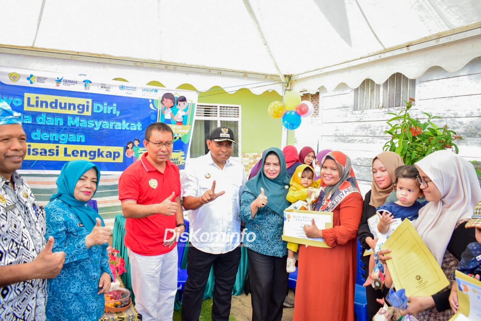 Pekan Imunisasi Sedunia, Walikota Baubau Monianse Tinjau Posyandu Seruni Lipu' 1 F08.3B