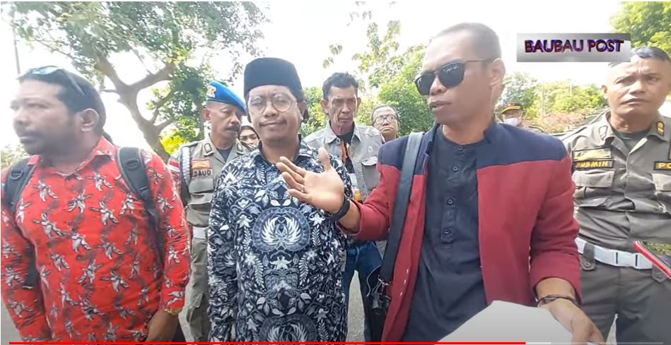 Dianggap Menipu Jabatan, Roni Muhtar Akan di Adukan ke Polres Baubau 2 F01.1