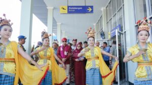 Pj Walikota Baubau Dr Rasman Manfi Tiba di Negeri Khalifatul Khamis di Sambut dengan Khidmat