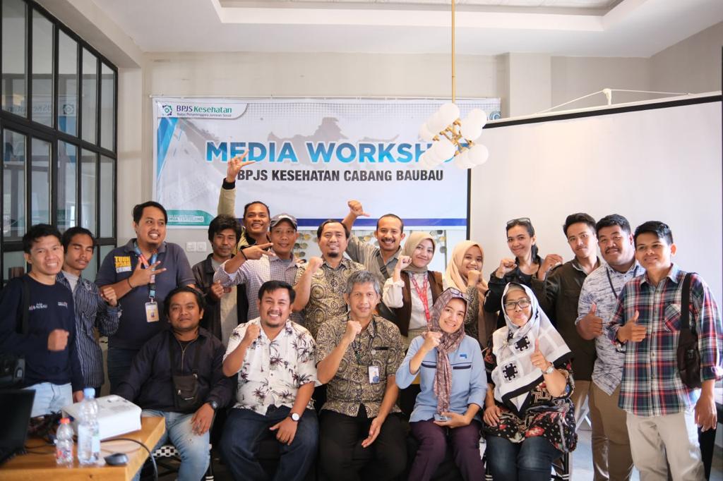 BPJS Kesehatan Baubau Gelar Media Workshop Bersama Insan Pers se Kota Baubau, Peserta JKN Cukup Gunakan KTP Sudah Bisa Mendapatkan Pelayanan Faskes 2 BPJS Kesehatan Baubau Gelar Media Workshop Bersama Insan Pers se Kota Baubau, Peserta JKN Bisa Cukup Gunakan KTP Sudah Bisa Mendapatkan Pelayanan Faskes