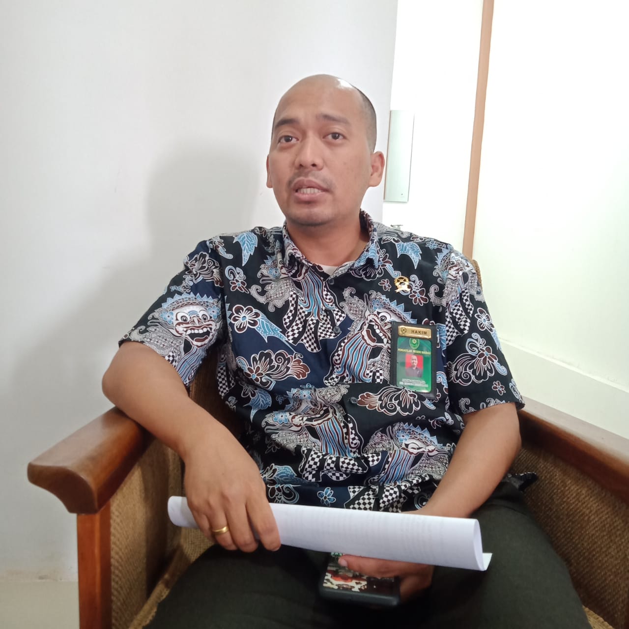 Kasus Penikaman Wartawan LM Irfan Kini Bergulir di Pengadilan Negeri Baubau 1 Juru bicara pengadilan negeri Baubau, Rinding sambara SH, Kasus Penikaman Wartawan LM Irfan Kini Bergulir di Pengadilan Negeri Baubau