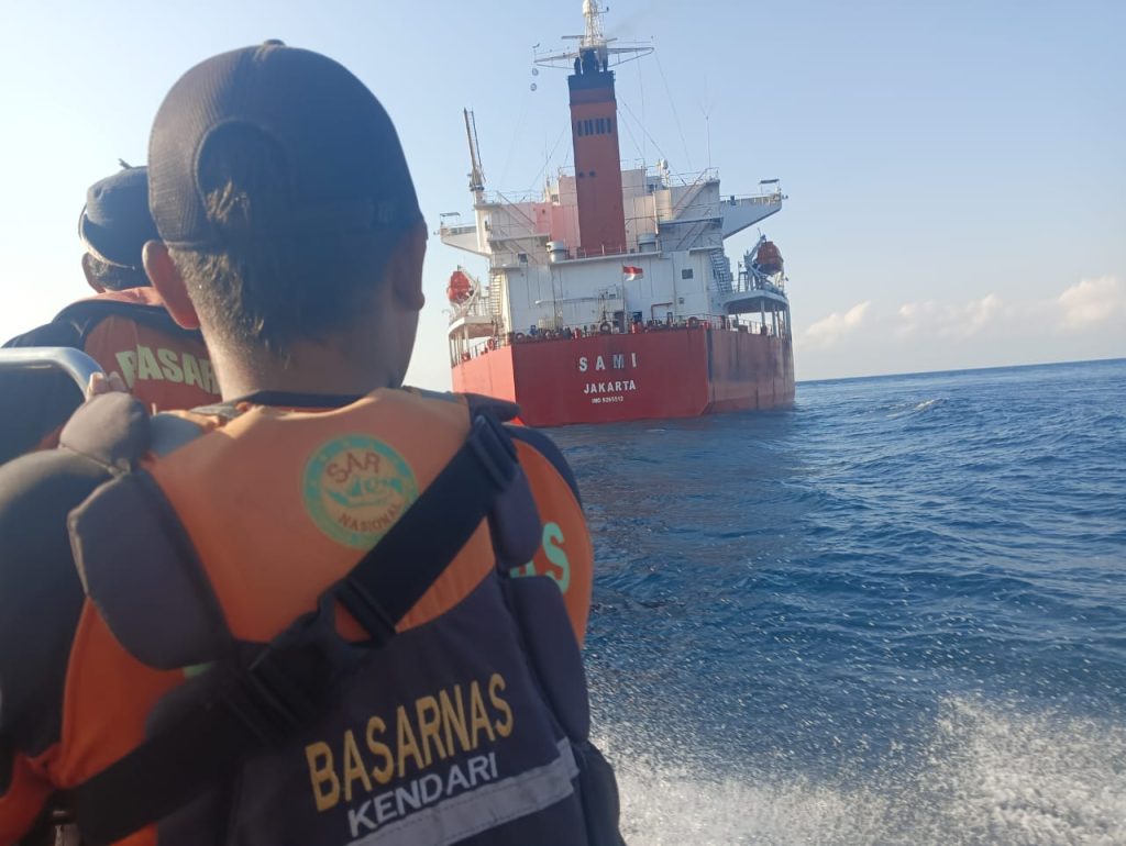 Tim SAR saat akan melakukan evakuasi kecelakan dua Kapal di Tanjung Pamali, Tabrakan Dua Kapal di Perairan Buton, Satu ABK KM Rejeki Hilang