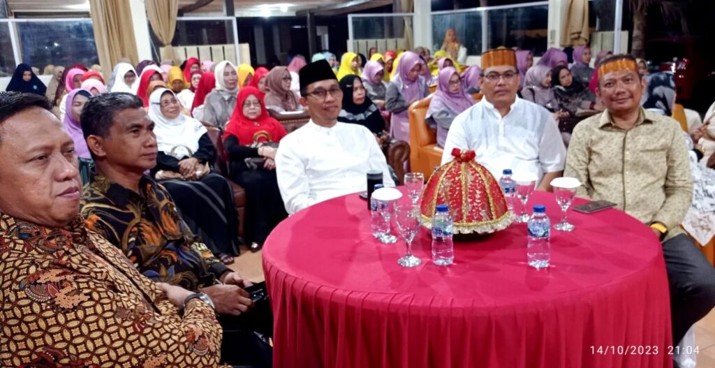 Pj Walikota Dr Muh Rasman Menyampaikan Terima Kasih dan Mengapresiasi Bisa Berkumpul dengan KKSS dalam Peringatan Maulid Nabi Muhammad SAW 2 Pj Walikota Dr Muh Rasman Menyampaikan Terima Kasih dan Mengapresiasi Bisa Berkumpul dengan KKSS dalam Peringatan Maulid Nabi Muhammad SAW