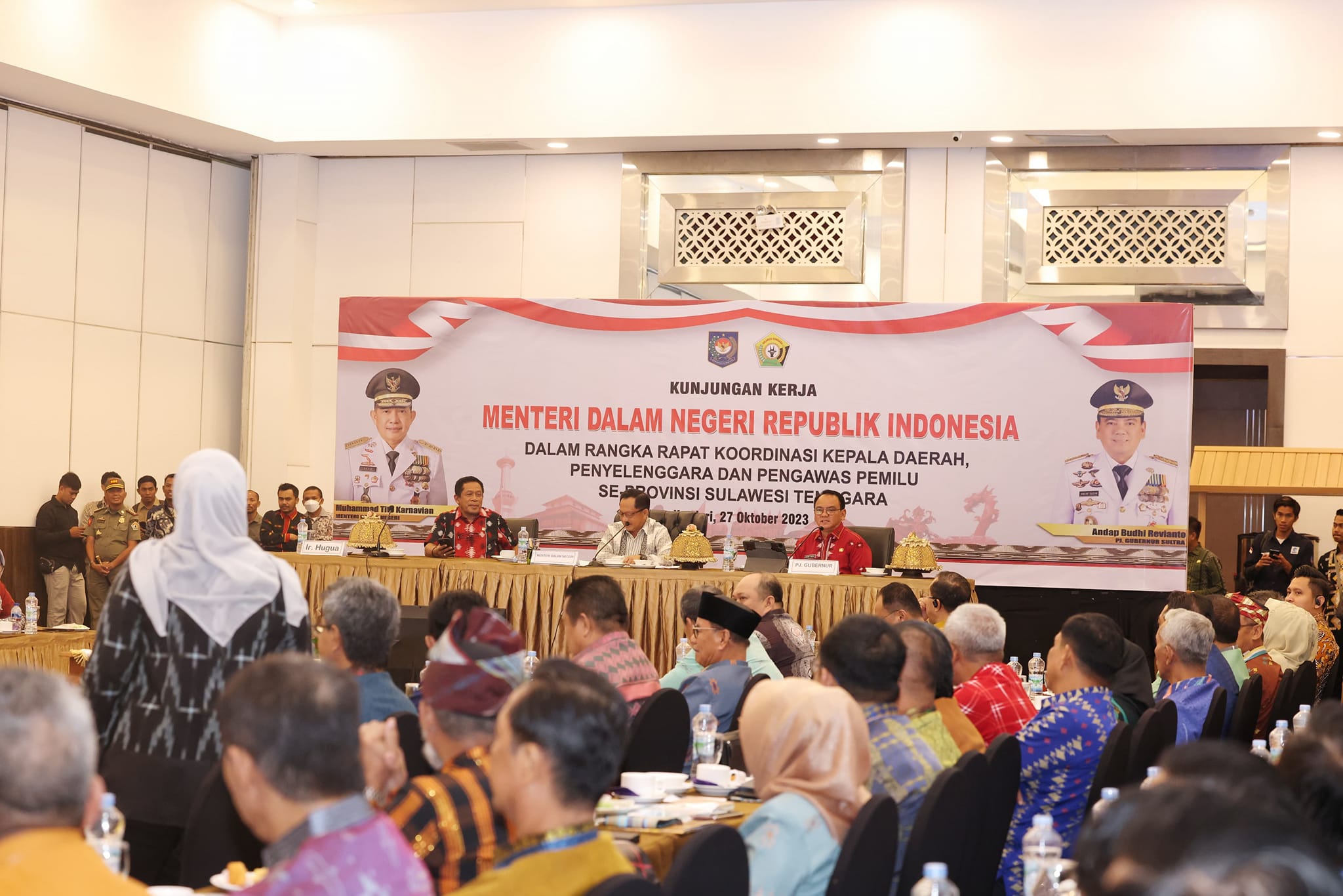 Rakor Dengan Pimpinan Daerah se Sultra, Mendagri Tito Karnavian Bahas Isu Esensial Diantaranya Isu Inflasi, El Nino, dan Stunting 7 Rakor Dengan Pimpinan Daerah se Sultra, Mendagri Tito Karnavian Bahas Isu Esensial Diantaranya Isu Inflasi, El Nino, dan Stunting
