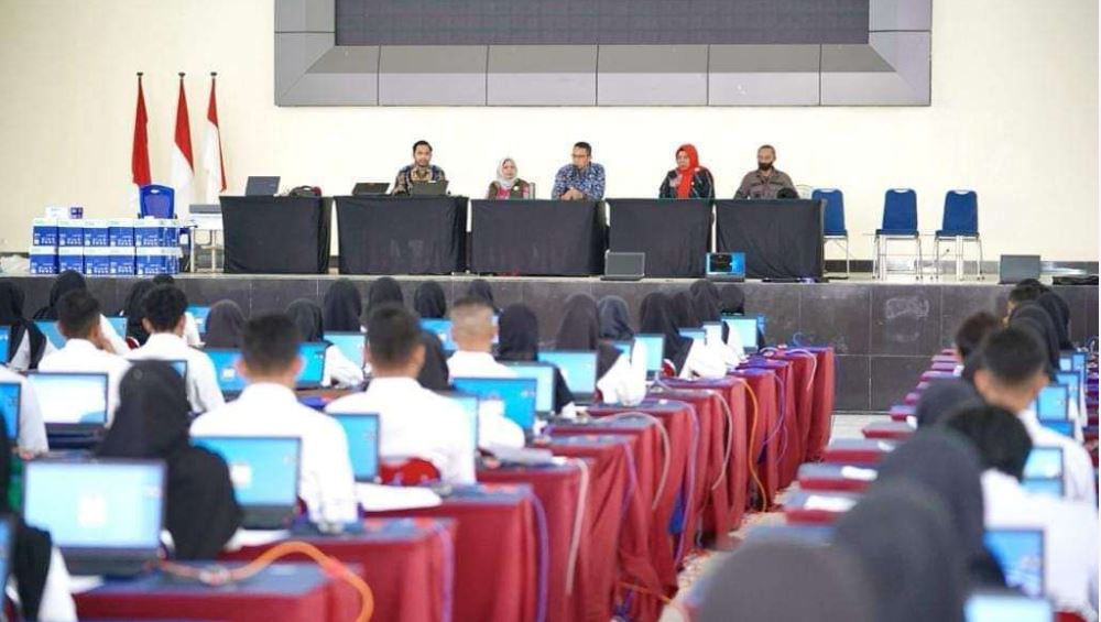 407 Pelamar PPPK Guru Kota Baubau Ikut Tes CAT Untuk Mengisi 335 Formasi Yang Tersedia 2 407 Pelamar PPPK Guru Kota Baubau Ikut Tes CAT Untuk Mengisi 335 Formasi Yang Tersedia, Pj Wali Kota Baubau Dr Muh Rasman Manafi Saat Membuka Pelaksanaan Tes CASN Titik Lokasi Auditorium UM Buton.