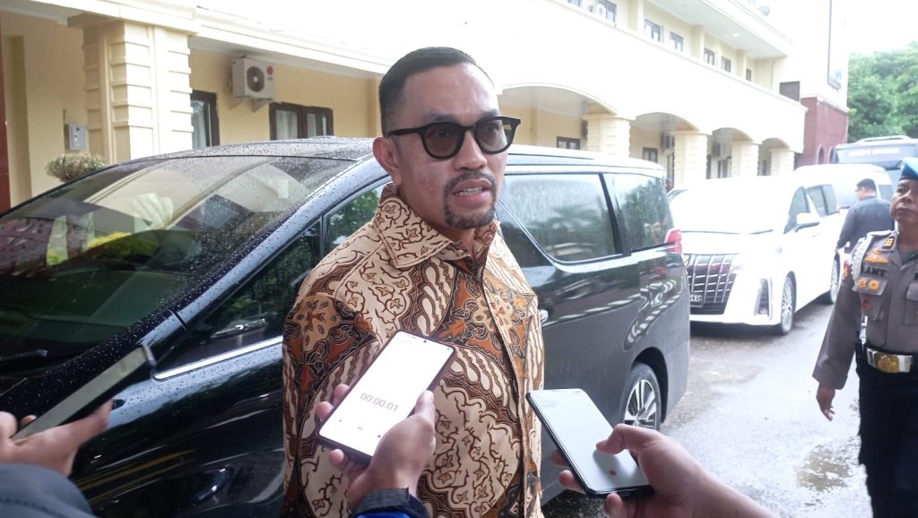 Anggota Komisi III DPR-RI Ahmad Sahroni Dukung Polda Sultra Berantas Pelaku Tambang Ilegal 2 Anggota Komisi III DPR-RI Ahmad Sahroni Dukung Polda Sultra Berantas Pelaku Tambang Ilegal