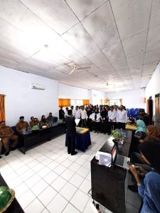 Panwaslu Kecamatan Betoambari melantik sebanyak 59 anggota PTPS yang diharapkan dapat menjalankan tugasnya dalam mengawasi Jalannya pemilihan umum di Kecamatan Betoambari, Kota Baubau, Sulawesi Tenggara, Senin(22/1/2024).