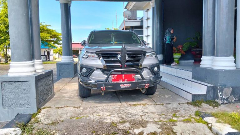 Efisiensi Anggaran Serta Prioritaskan Pembangunan, Bupati dan Wakil Bupati Buton Utara Pilih Gunakan Mobil Pribadi Ketimbang Beli Mobil Dinas Baru