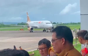 Pesawat Super Air Jet Airbus A320 Layani Penumpang di Kawasan Kepulauan Buton Mulai 9 April 2025, Tiketnya Fluktuatif Mulai Rp 678.800 per orang Tujuan Baubau-Makassar 2 Pesawat Super Air Jet Airbus A320 Layani Penumpang di Kawasan Kepulauan Buton Mulai 9 April 2025, Tiketnya Fluktuatif Mulai Rp 678.800 per orang Tujuan Baubau-Makassar