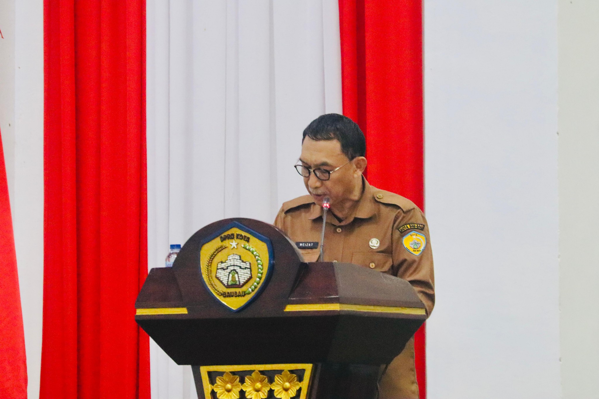 Pj Sekda Baubau Mz Amril Tamim Wakili Wali Kota Akan Dalami Pandangan Umum Fraksi DPRD Atas Raperda Perubahan APBD 2025